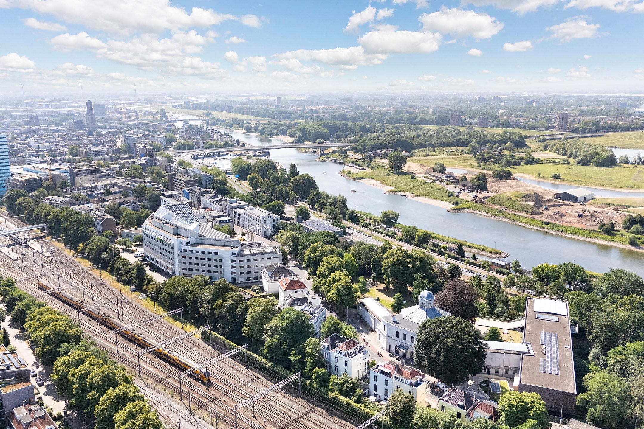 Drone shot van Utrechtseweg in Arnhem