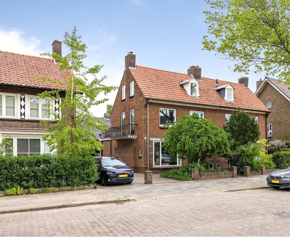 Aangekocht: H.J.Ph. Fesevurstraat 10  7415CM , Deventer