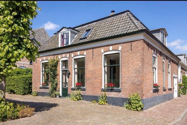 Aangekocht: Kerkplein 1  7431 EE , Diepenveen
