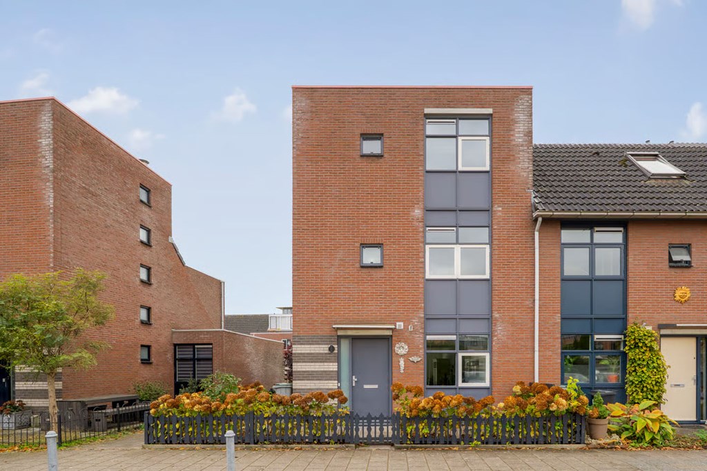 Aangekocht: Polderburg 49 te Hoofddorp