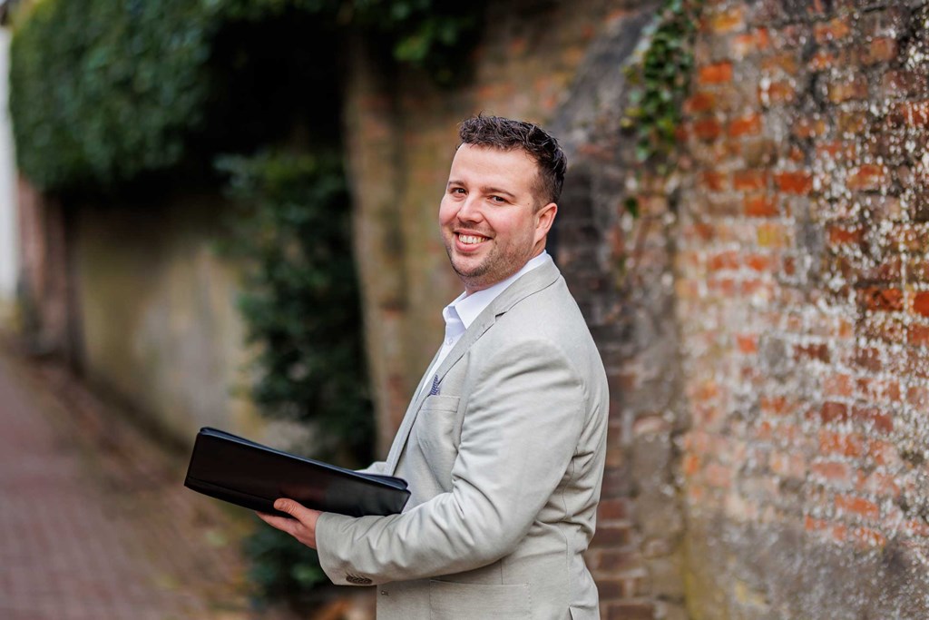 De cruciale meerwaarde van een ervaren aankoopmakelaar