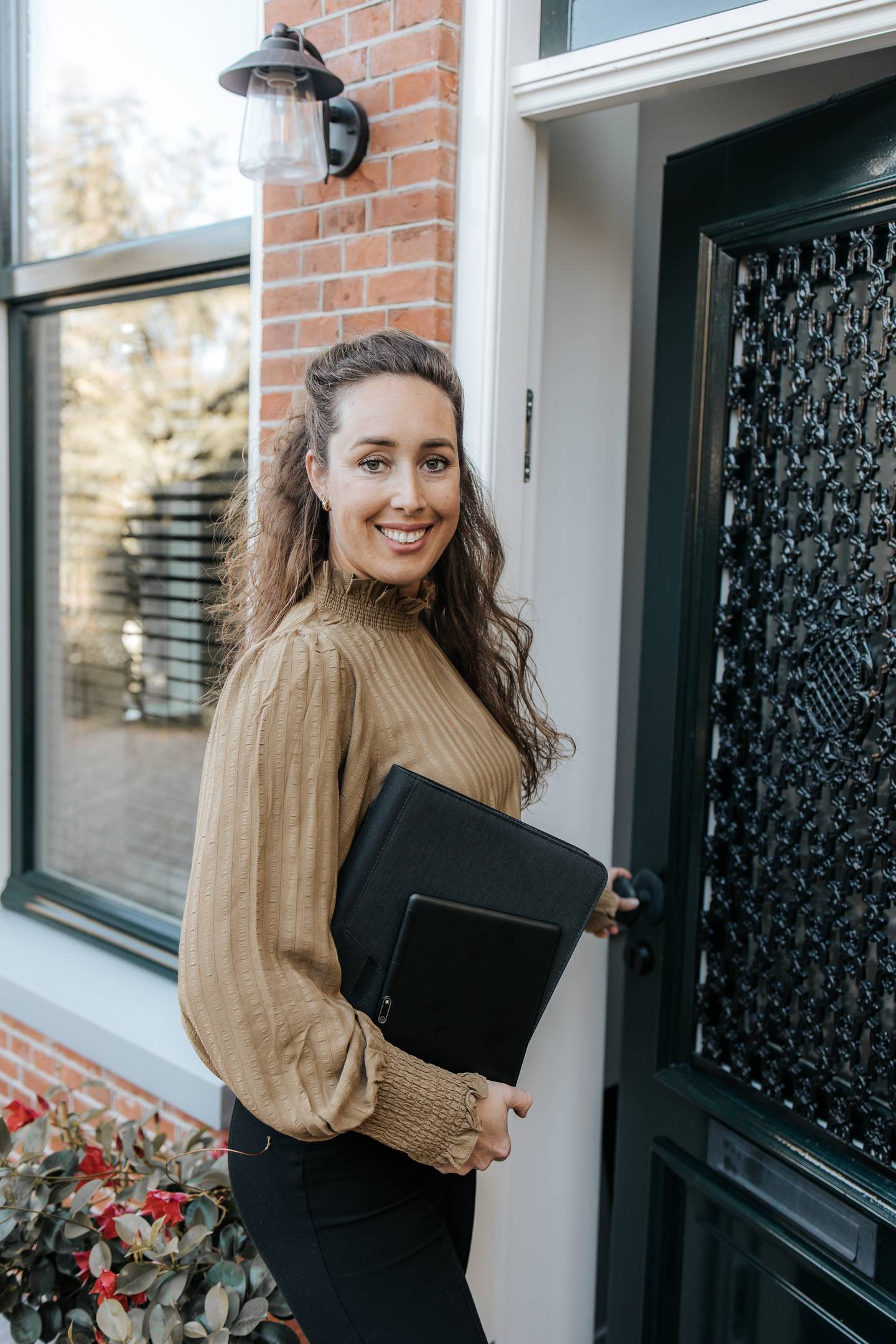 De aankoopmakelaar van de regio