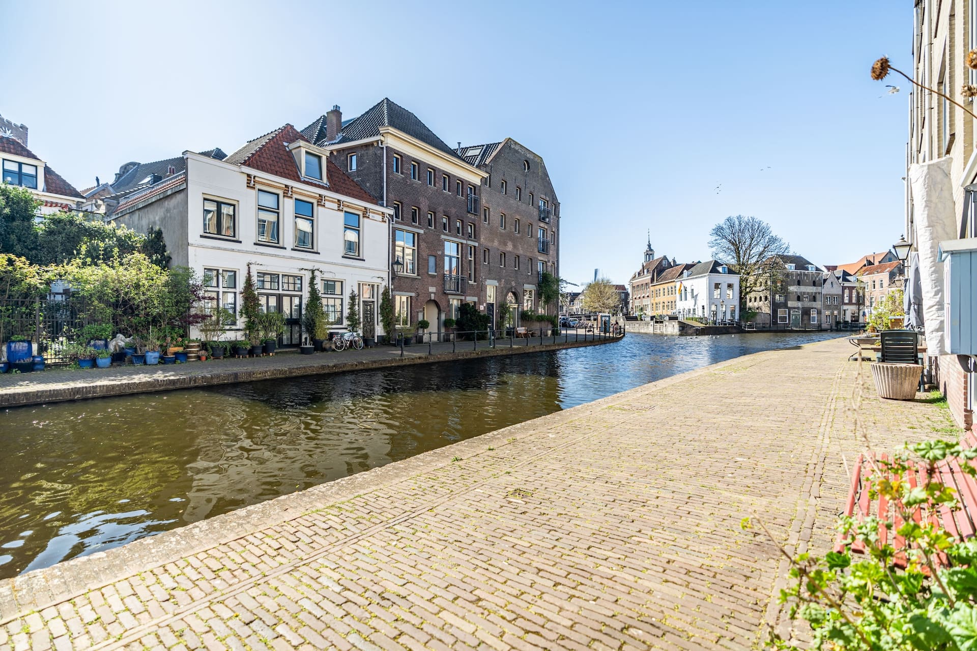 Makelaar Zoetermeer – Persoonlijke verkoop, aankoop en taxatie van uw woning